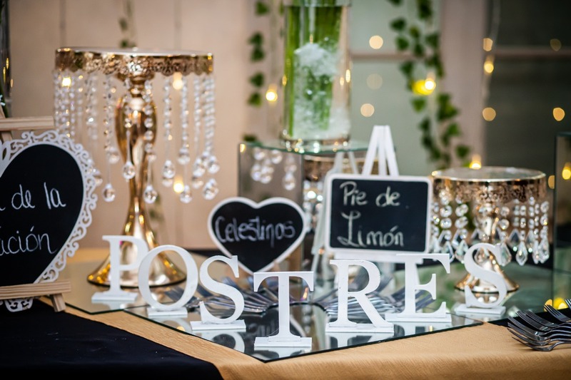 "centro de eventos para matrimonios, graduaciones, empresas y seminarios"