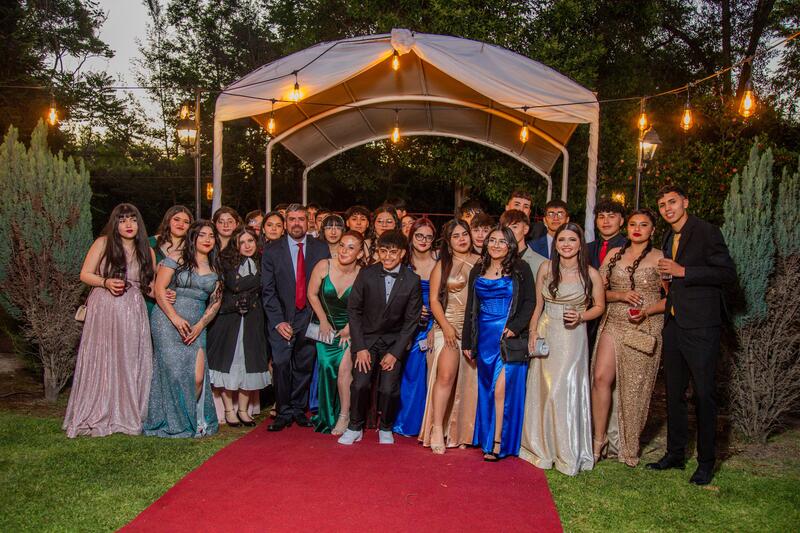 "centro de eventos para matrimonios, graduaciones, empresas y seminarios"